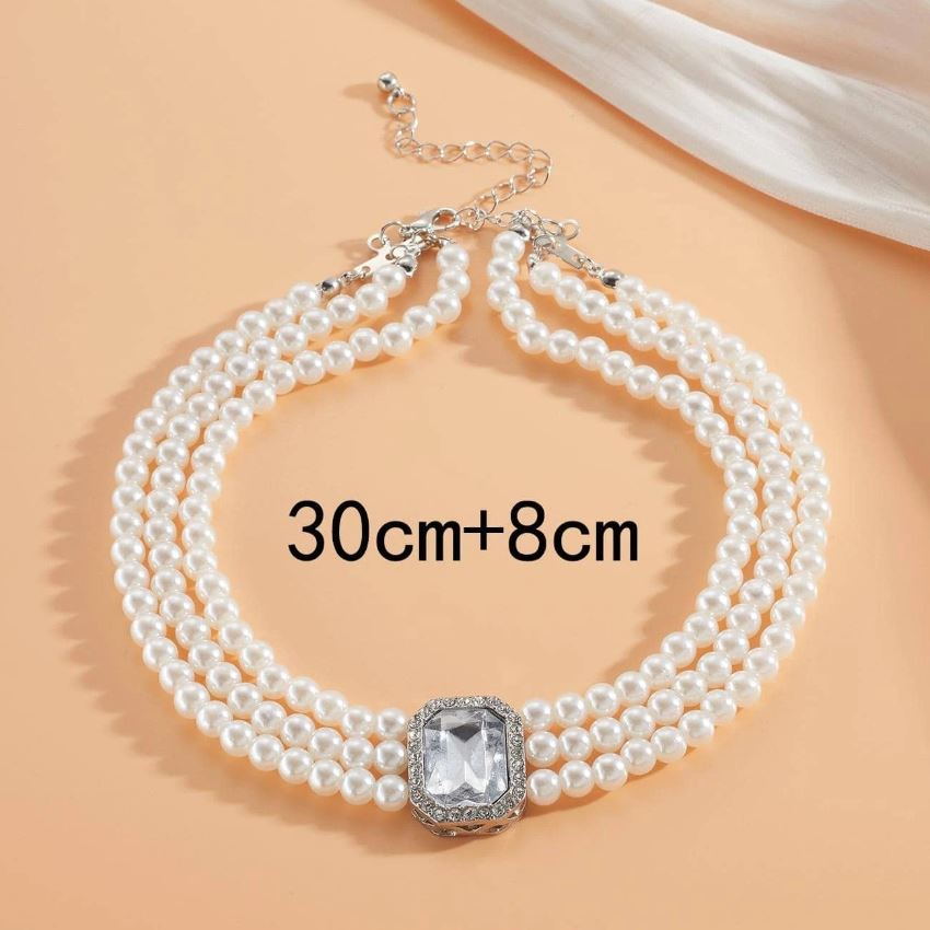 Delia Necklace