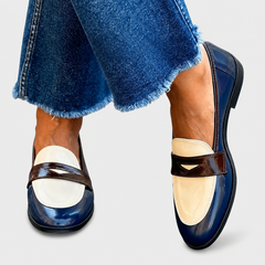 Eufrasia · Mocasín bicolor en azul marino - Raúl & Sara Madrid