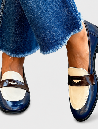 Eufrasia · Mocasín bicolor en azul marino - Raúl & Sara Madrid