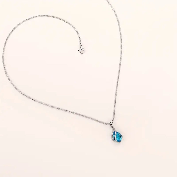 Evelína – Colgante de gota con zafiro