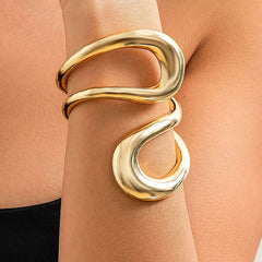 Pulsera Asimétrica con Diseño Recortado - Raúl & Sara Madrid