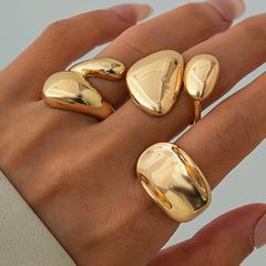Anillos de Metal con Diseño Irregular - Raúl & Sara Madrid