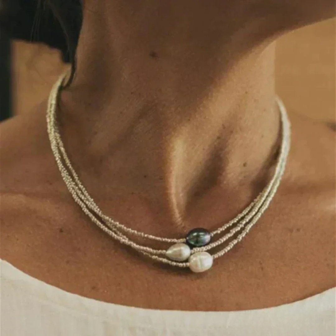 Collar dorado con acabado texturizado - Raúl & Sara Madrid