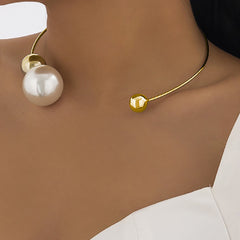Collares de Perlas Metálicas - Raúl & Sara Madrid