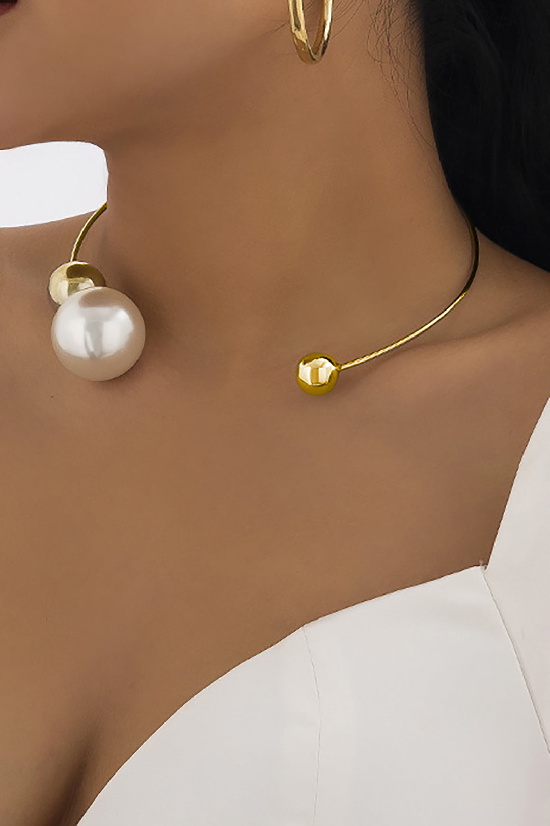 Collares de Perlas Metálicas - Raúl & Sara Madrid