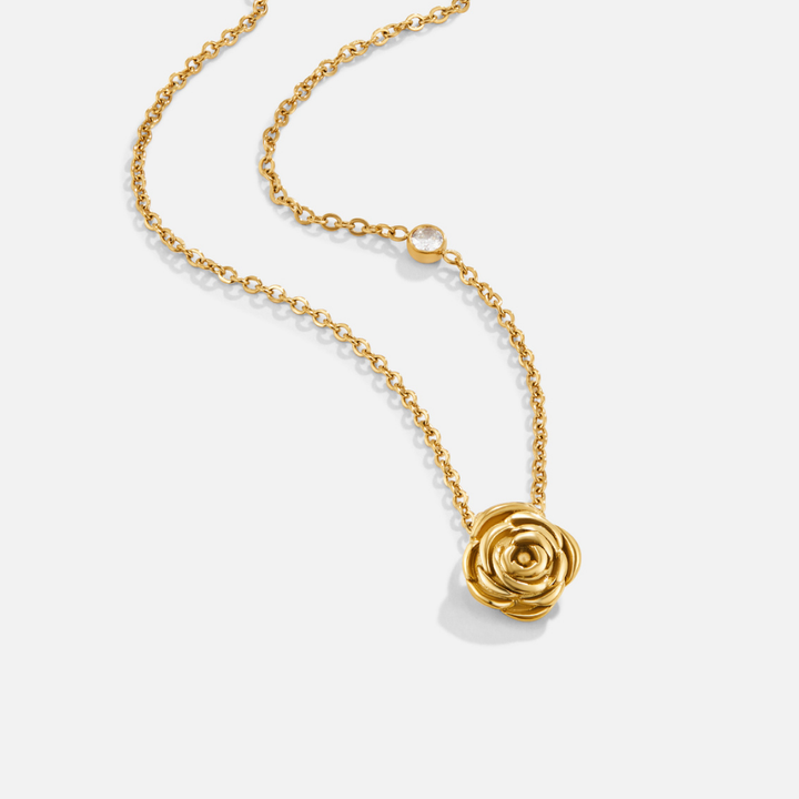 Leonora – Doble collar dorado con elegante detalle en forma de corazón