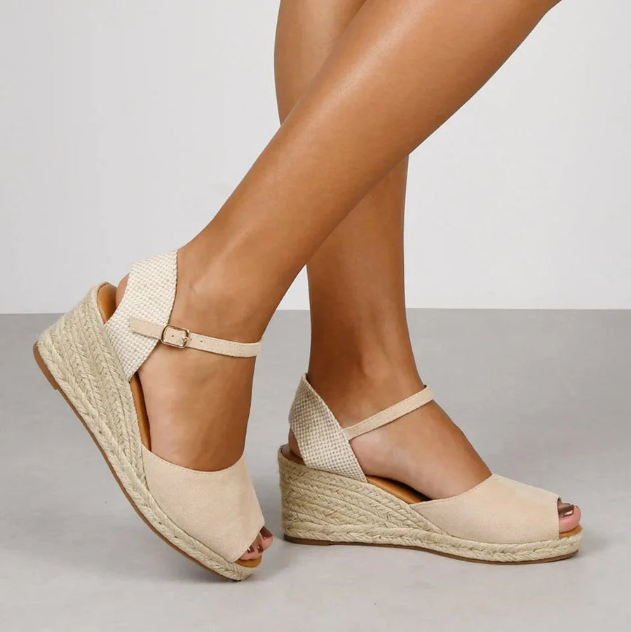 Sandalias beige con cuña de esparto - Raúl & Sara Madrid