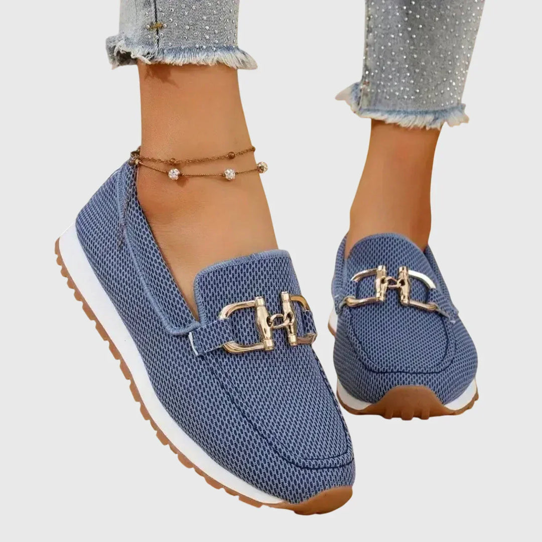 Sinforosa™ | Mocasín Deportivo con Detalle de Hebilla Dorada