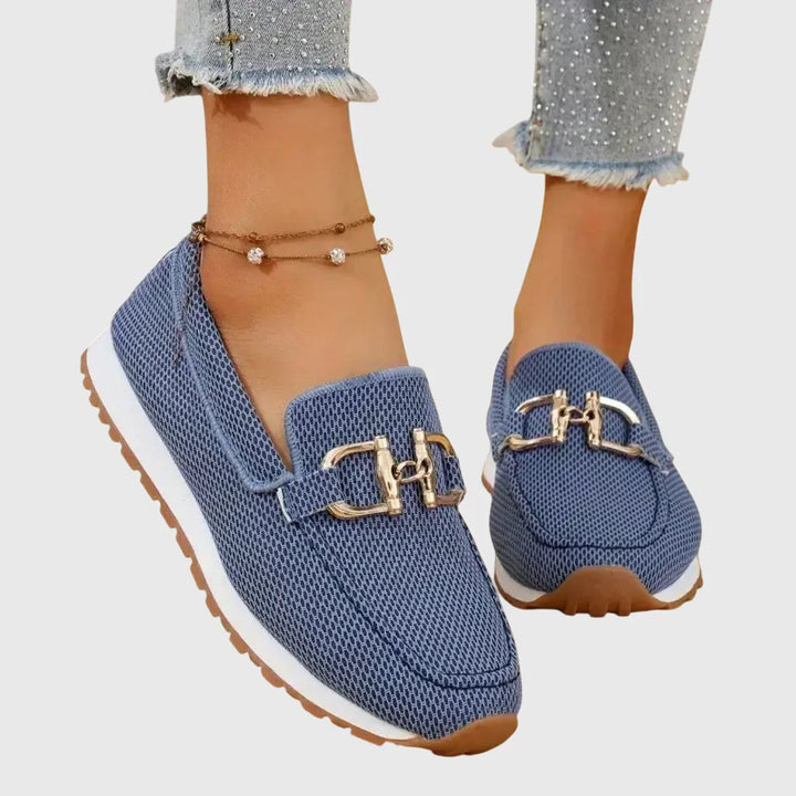 Sinforosa™ | Mocasín Deportivo con Detalle de Hebilla Dorada