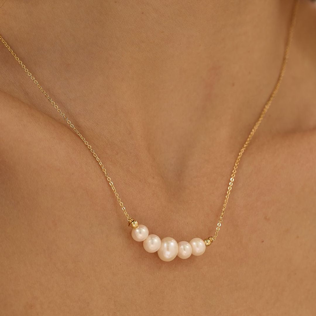 Juliana – Collar dorado de diseño minimalista