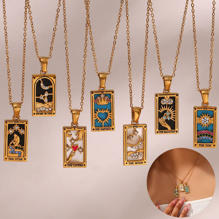 Sabina – Collana dorata con pendente elegante