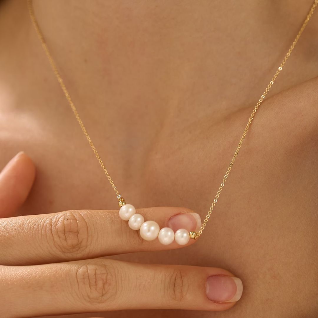 Juliana – Collar dorado de diseño minimalista