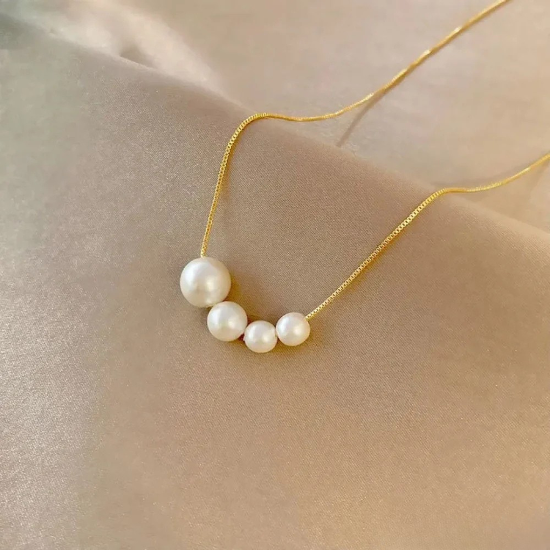 Hana – Collar dorado con detalles redondeados