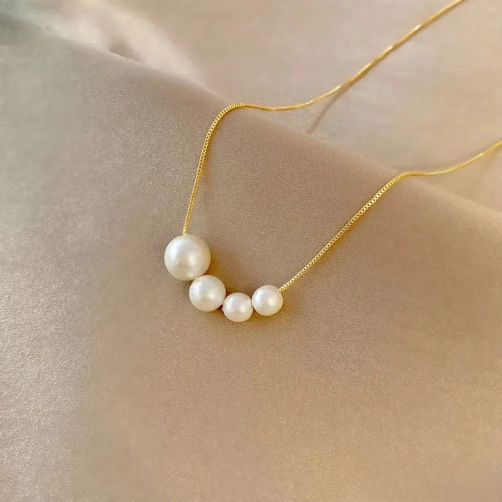 Hana – Collar dorado con detalles redondeados