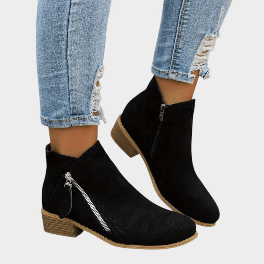 Fiora · Botas Clásicas de Estilo Vintage - Raúl & Sara Madrid