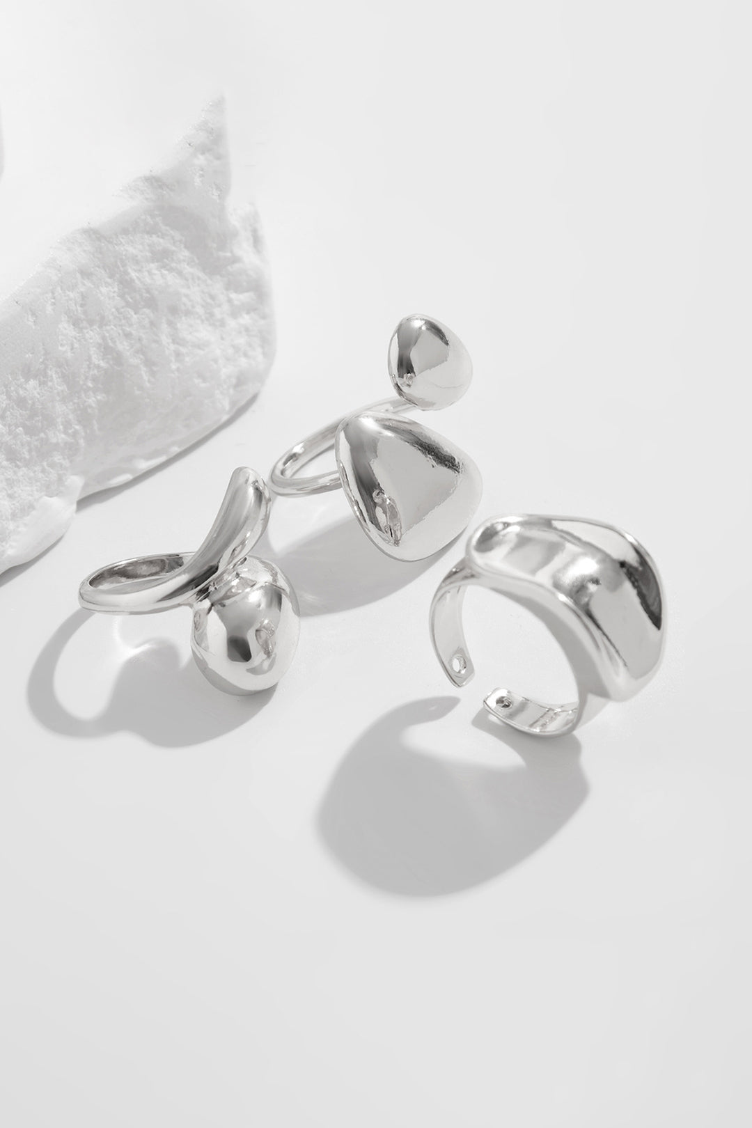 Anillos de Metal con Diseño Irregular