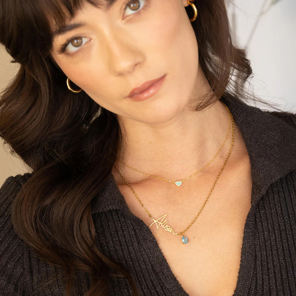 Livia – Collar dorado con colgante en turquesa
