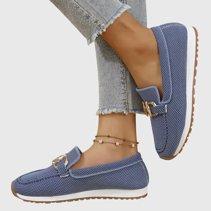 Sinforosa™ | Mocasín Deportivo con Detalle de Hebilla Dorada