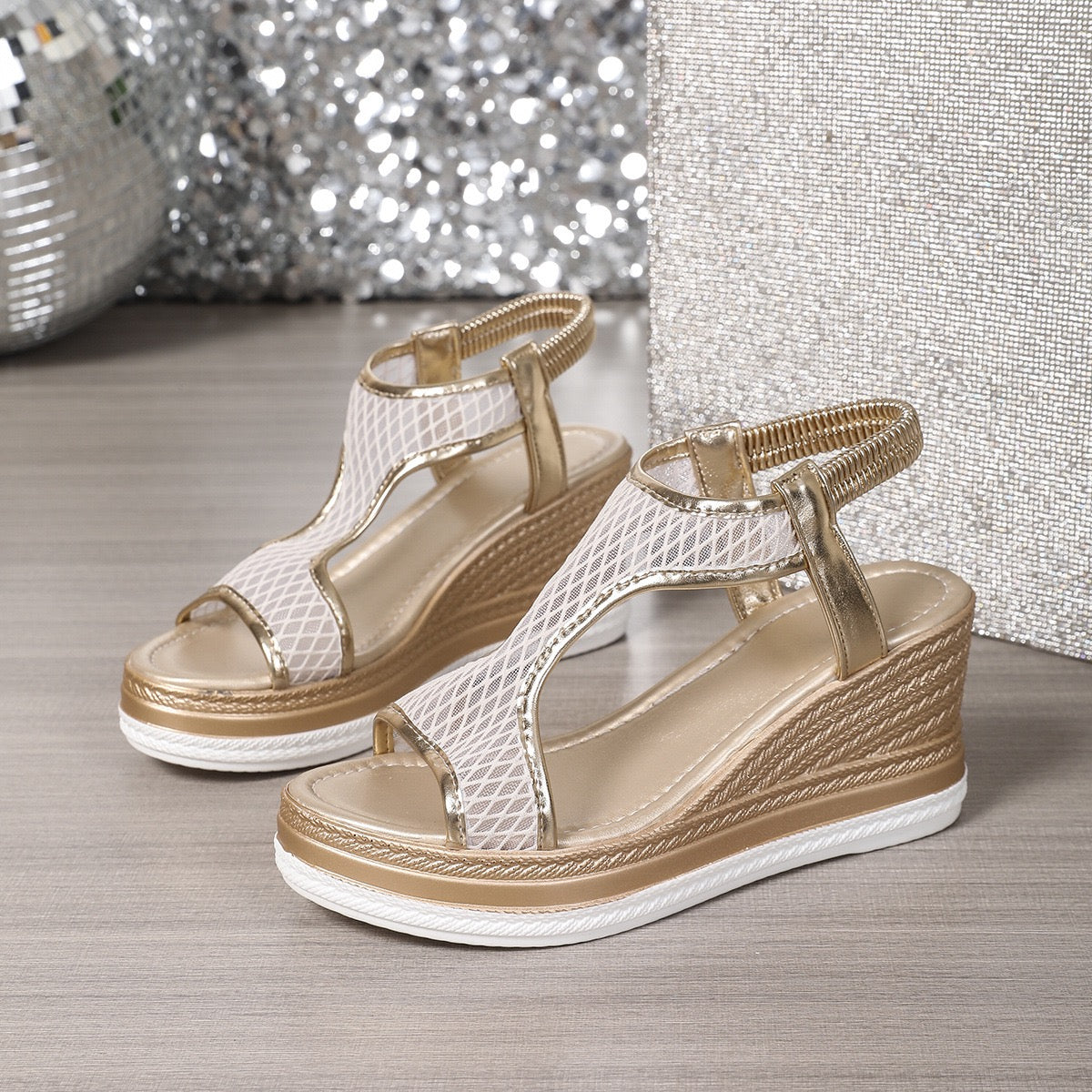 Elegantes sandalias sin cordones para mujer con tacón de cuña - Raúl & Sara Madrid