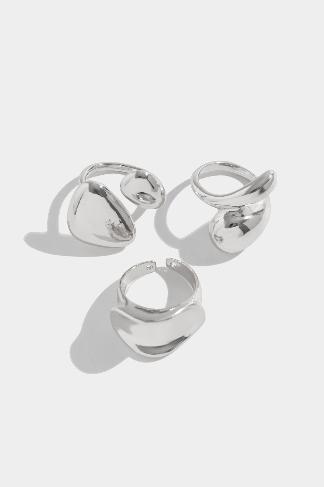 Anillos de Metal con Diseño Irregular - Raúl & Sara Madrid