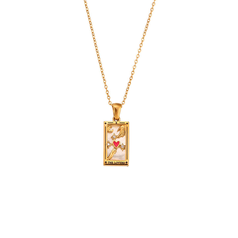 Sabina – Collana dorata con pendente elegante