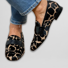 Mocasín de mujer con estampado animal - Raúl & Sara Madrid
