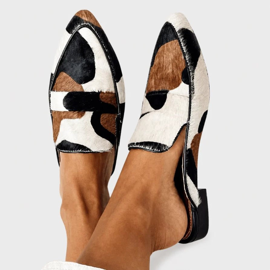 Teodora · Mocasines con Estampado de Vaca en Blanco y Negro - Raúl & Sara Madrid