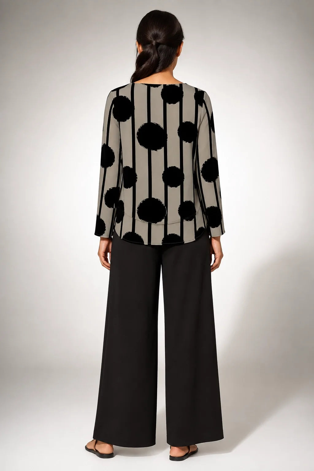 Leocadia™ | Conjunto de Puntos con Pantalón Negro