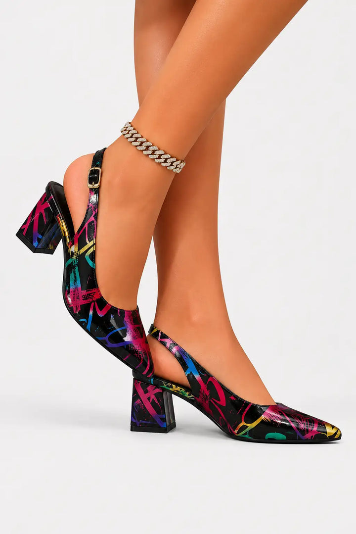 Karthleen Tacones Anchos con Diseño Geométrico
