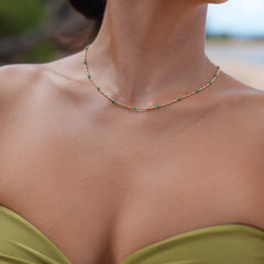 Collar dorado elegante con diseño liso - Raúl & Sara Madrid