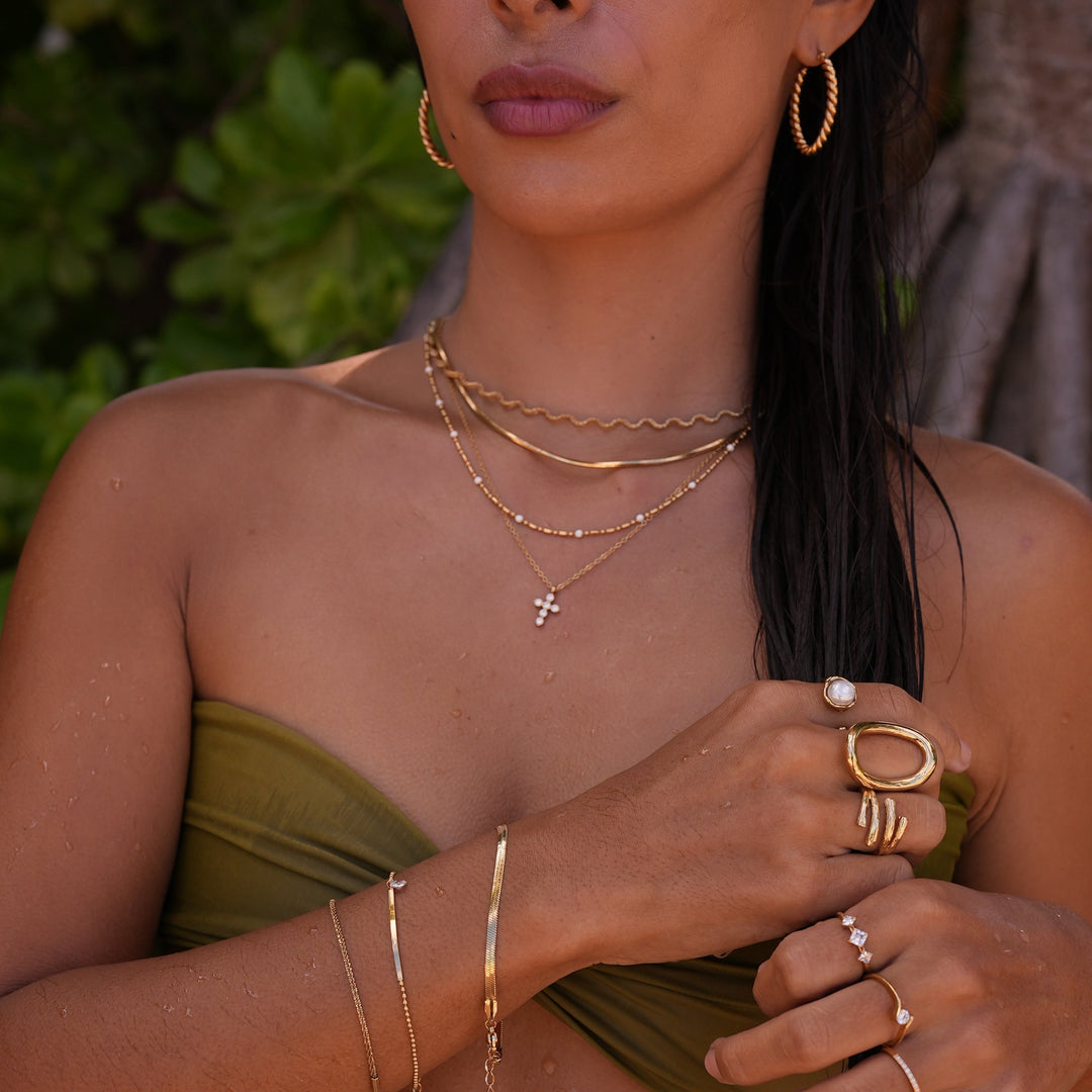 Kateřina – Elegante Cadena Dorada