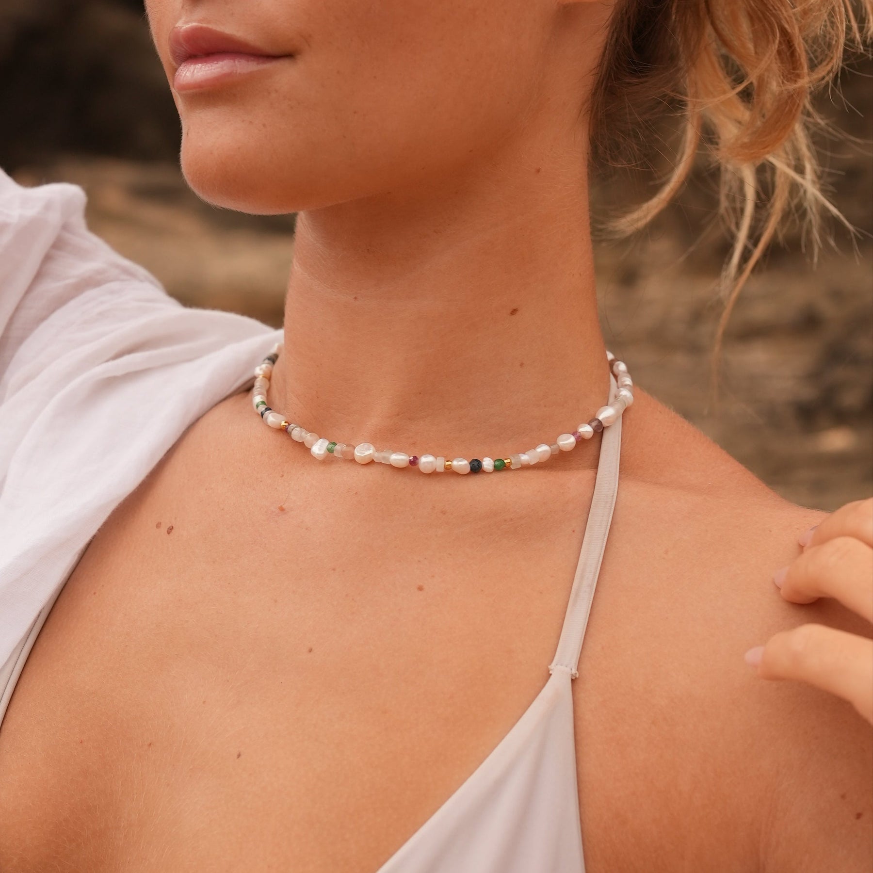 Collar dorado delicado con mini perlas - Raúl & Sara Madrid