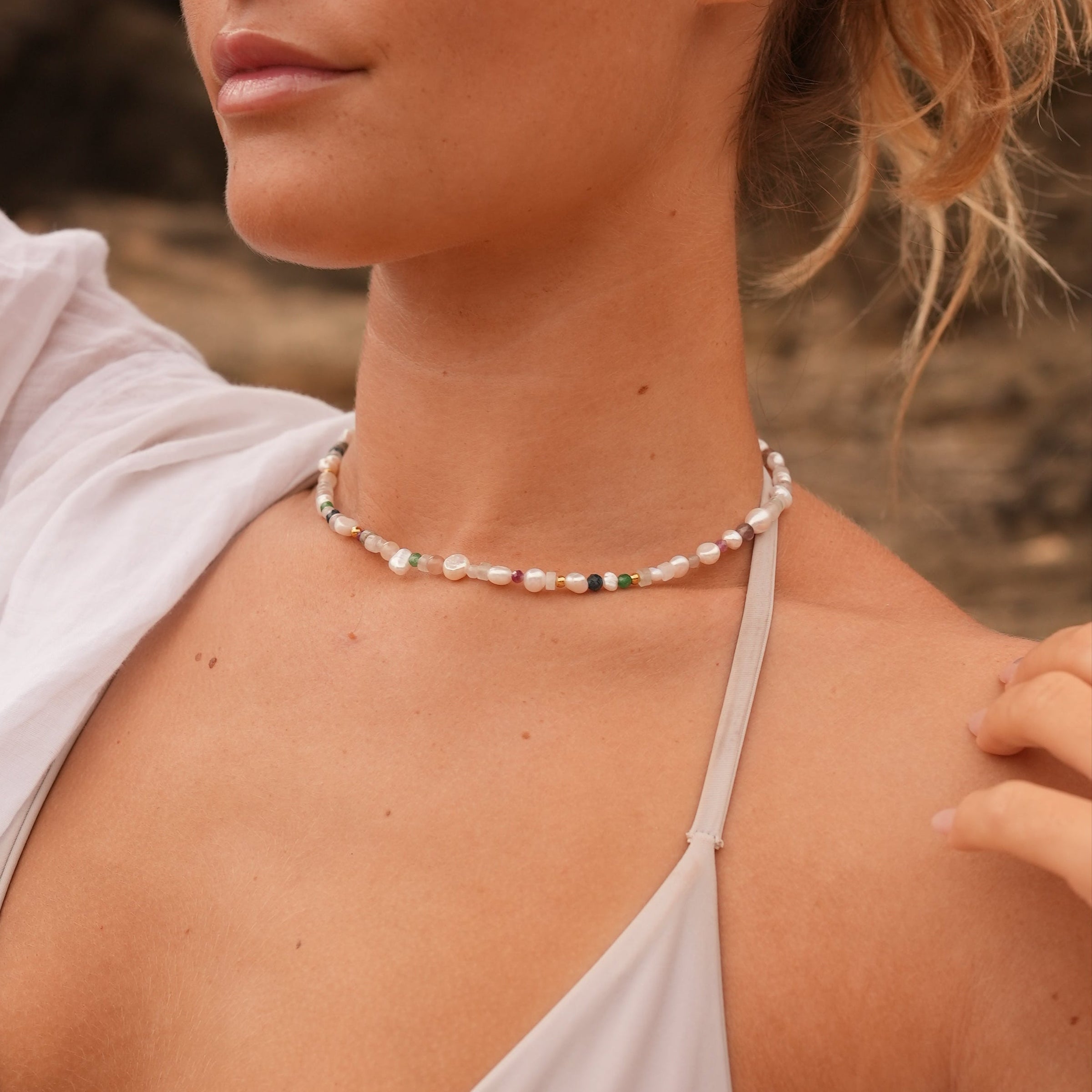 Collar dorado delicado con mini perlas - Raúl & Sara Madrid