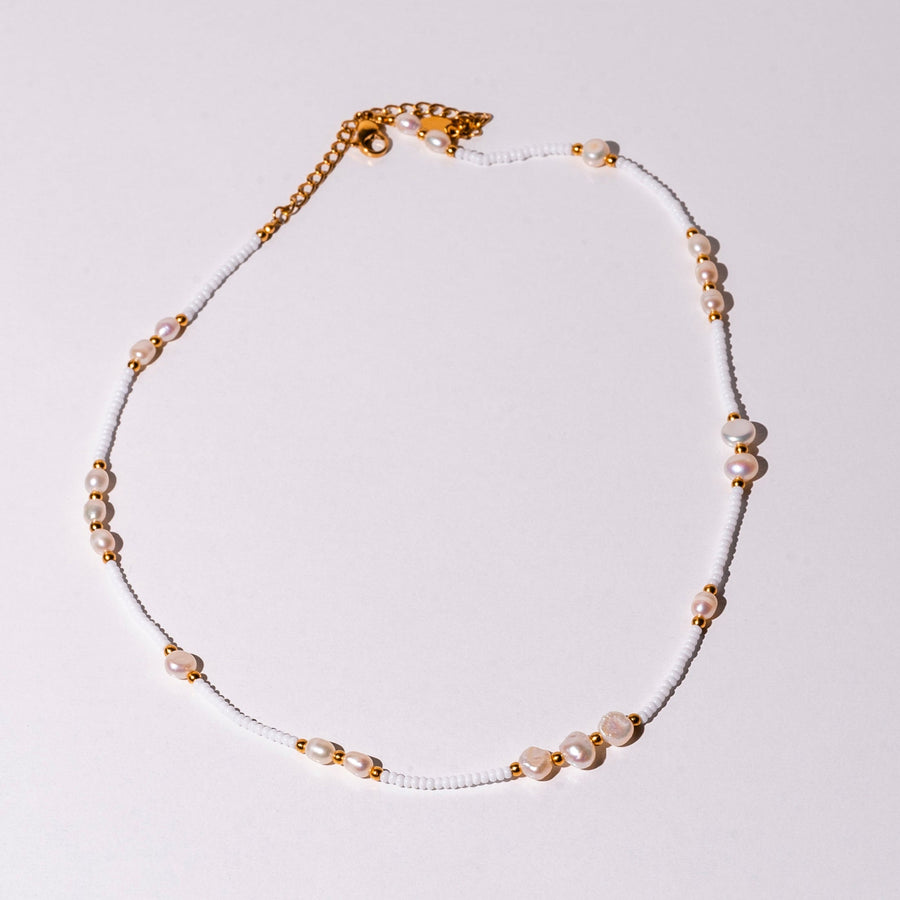 Collar dorado con colgante en forma rectangular - Raúl & Sara Madrid