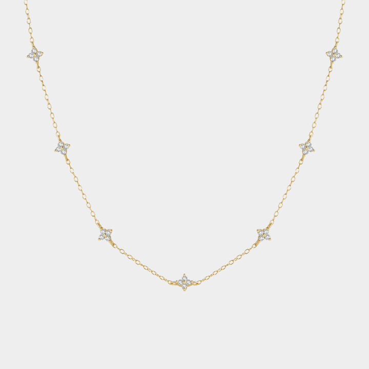 Veronica – Delicate Silver Chain with Vertical Pendant