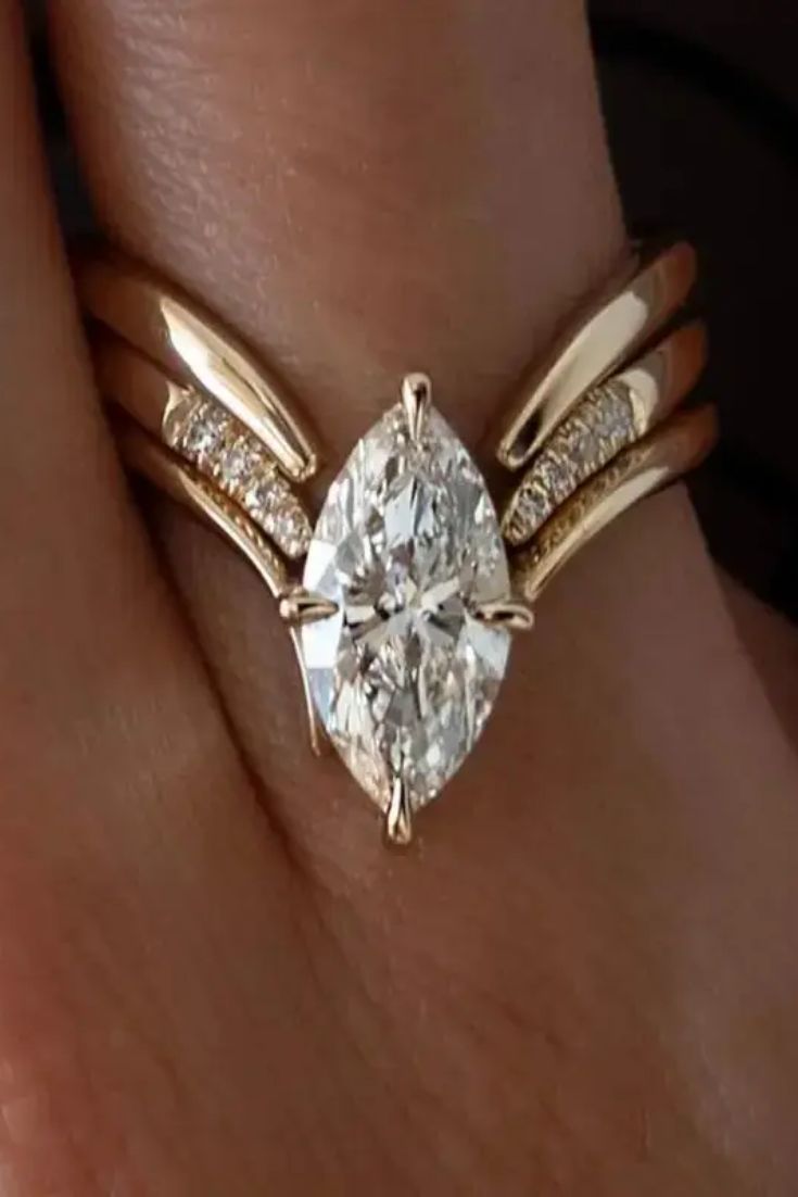 Anillo de Oro con Diseño de Gota - Raúl & Sara Madrid