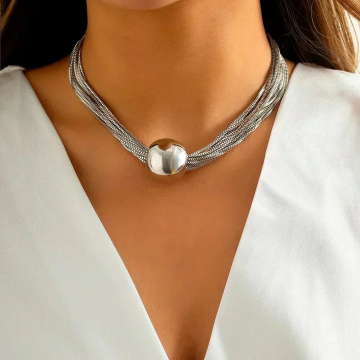 Elegante collar de oro