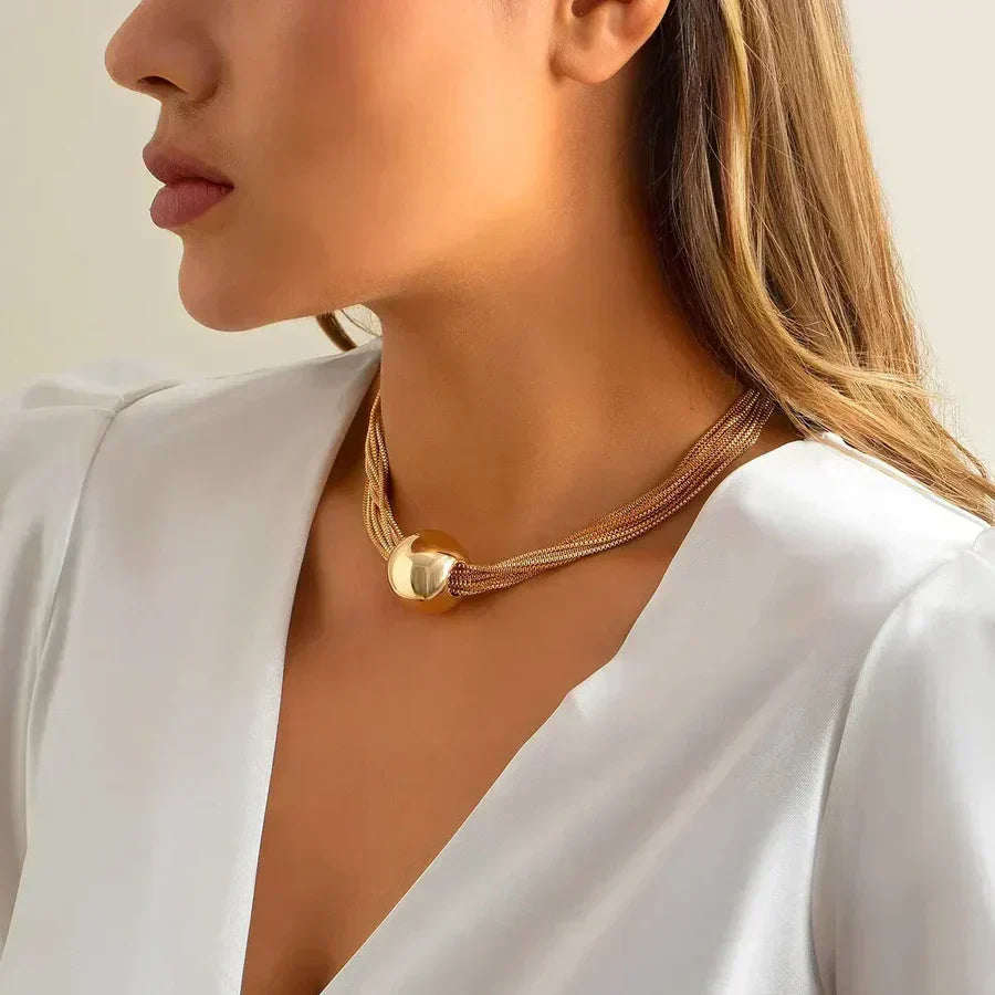 Elegante collar de oro - Raúl & Sara Madrid
