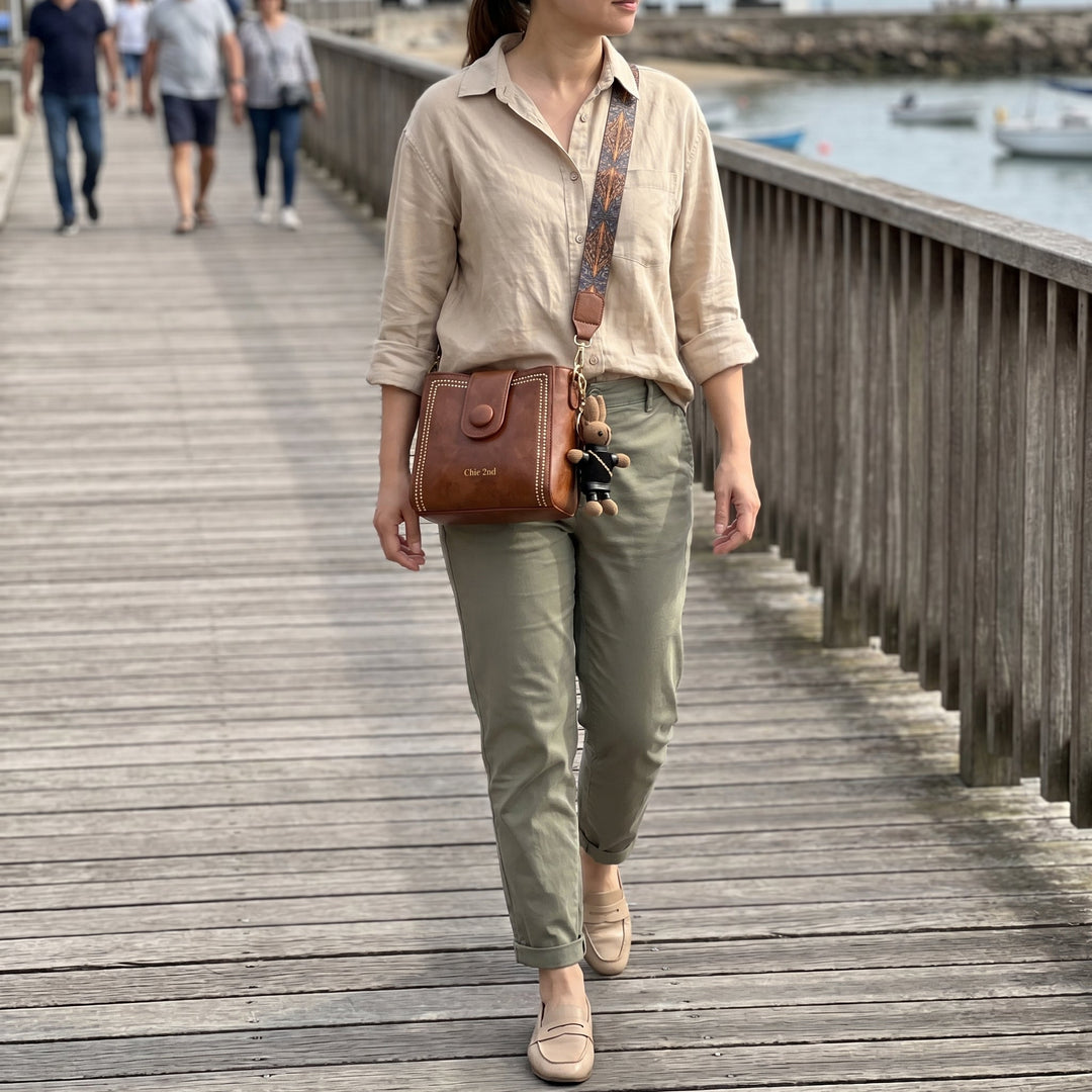 Bolso tipo Satchel + Muñeco Arion de regalo