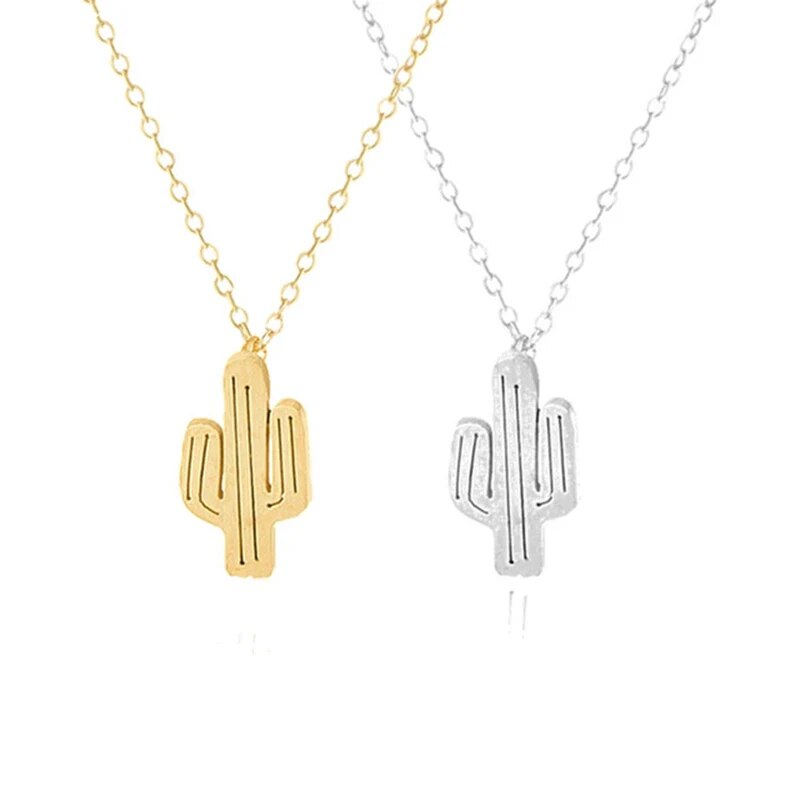 Collar dorado con colgante de cactus - Raúl & Sara Madrid