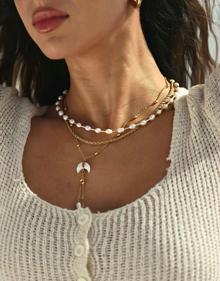 Helena – Doble Diseño en Collar Dorado