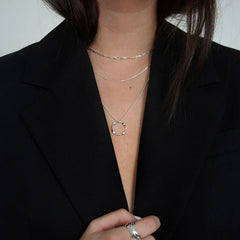Collar de tres hilos con diseño abierto - Raúl & Sara Madrid