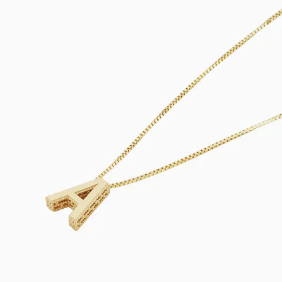 Jutta – Collar dorado con diseño lineal elegante