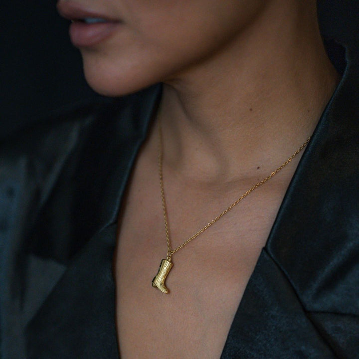 Johana – Collar Elegante con Colgantes Dorados