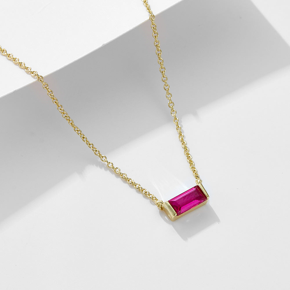 Livia – Collar de plata con delicado colgante