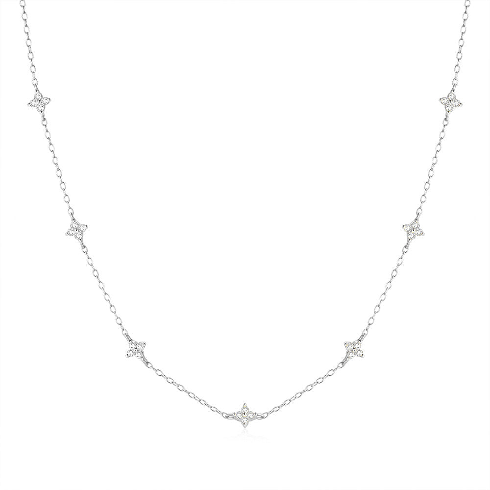 Cadena de plata delicada con colgante vertical - Raúl & Sara Madrid