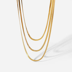 Collar dorado en capas delicado - Raúl & Sara Madrid