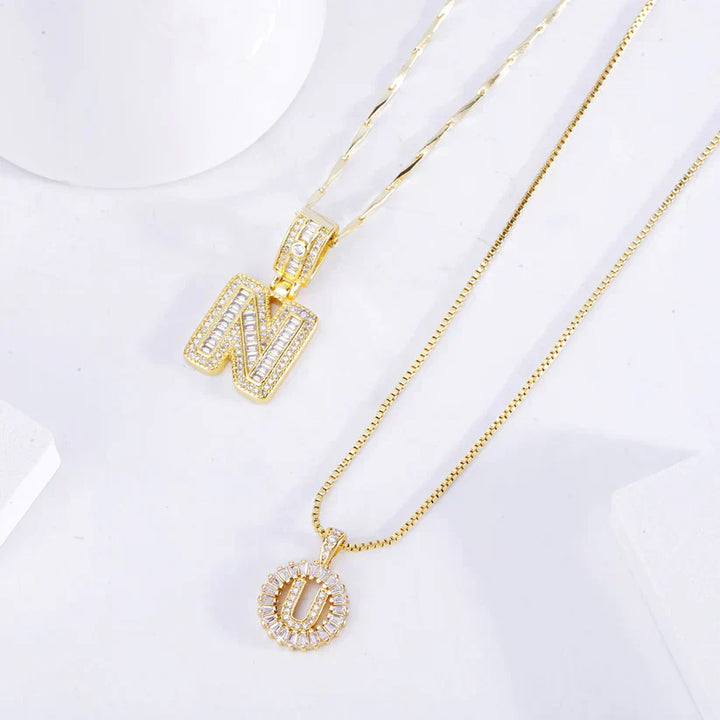 Collares con Iniciales en Moissanita - Set Elegante