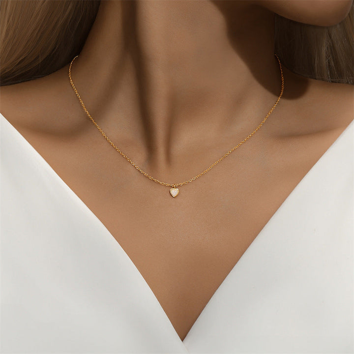 Helena – Delicate Silver Necklace with Tiny Heart