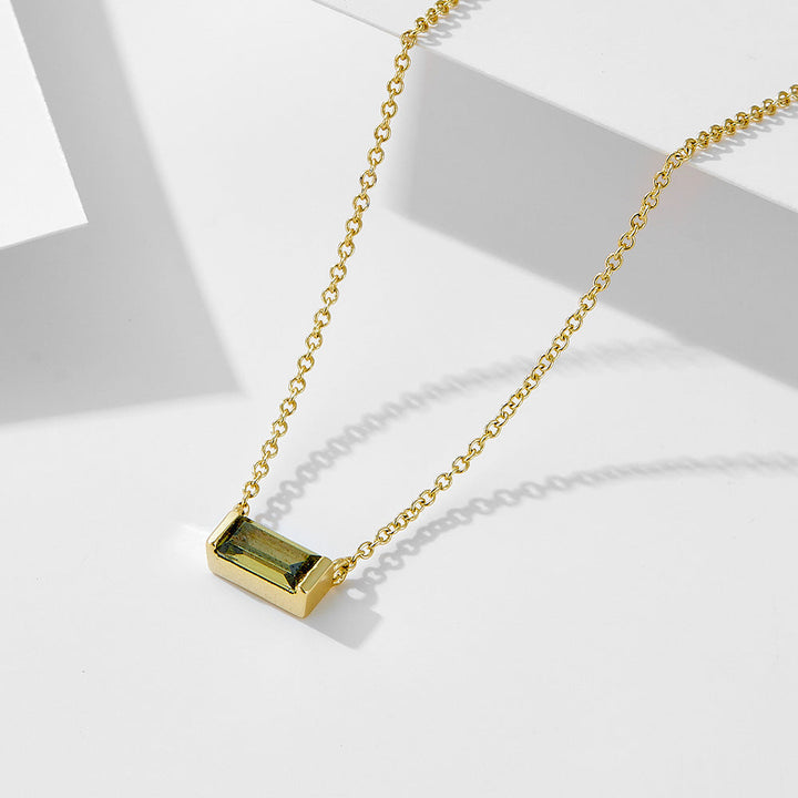 Livia – Collar de plata con delicado colgante